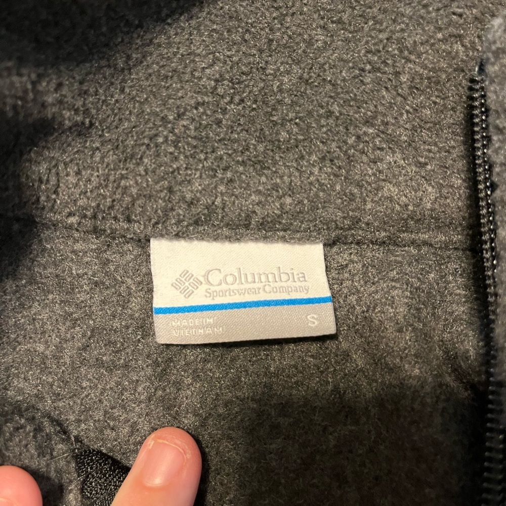 Columbia Fleece Vest Size Small. Perfect condition! - Picture 2 of 5
